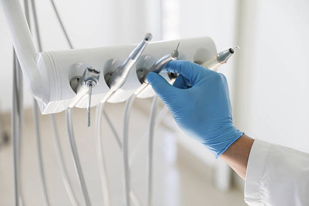 Professional Tooth Extraction technician working in Rio Hondo, TX